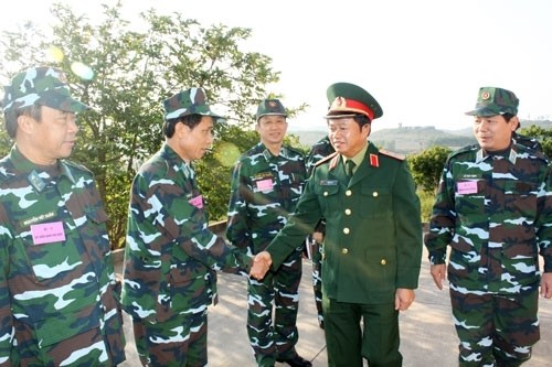 Tổng Tham mưu trưởng Quân đội Việt Nam thăm bộ đội phòng không